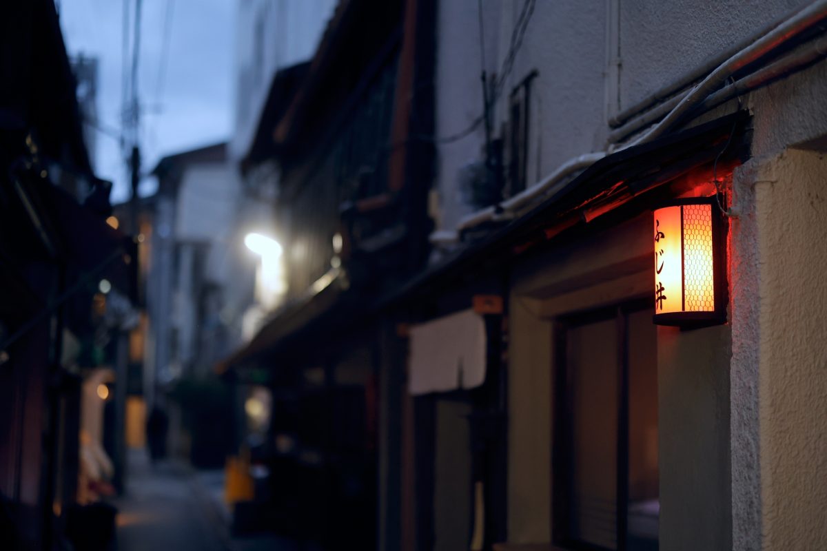 京の路地裏酒場、辿り着いたものだけが味わえる山形の酒と肴