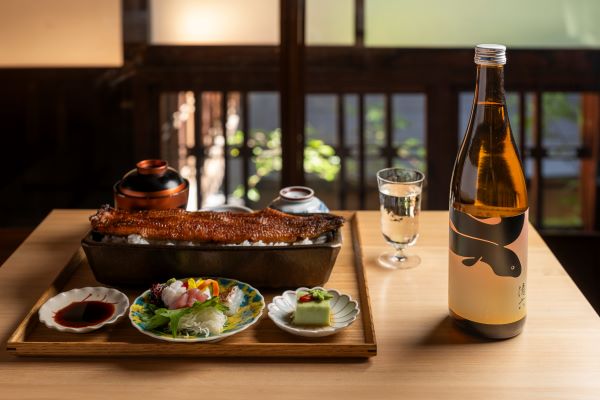 京都にあるウナギ料理店の新店オープンを記念して作られた「清六」。